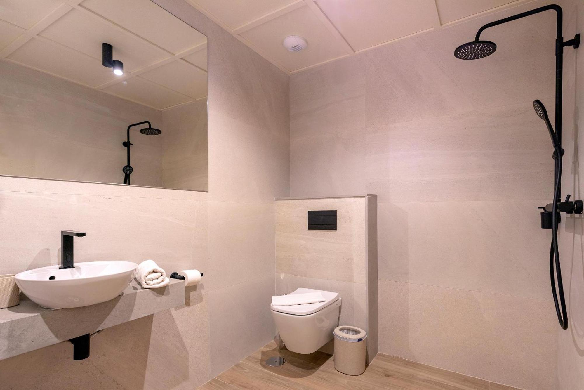 Genteel Home San Francisco Suites セビリア エクステリア 写真